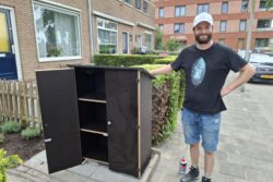 Bekijk deze afbeelding van voedselkastjes op Minima voor elkaar Gouda 